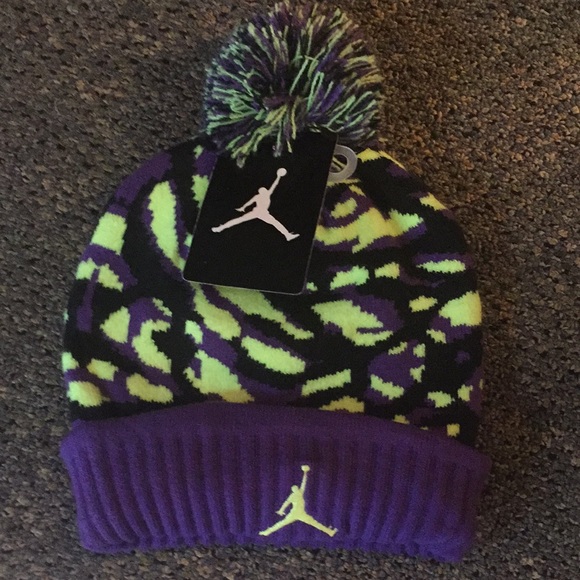 NIKE Jumpman PomBeanie...Purple/Chartreuse/Black - Picture 1 of 5
